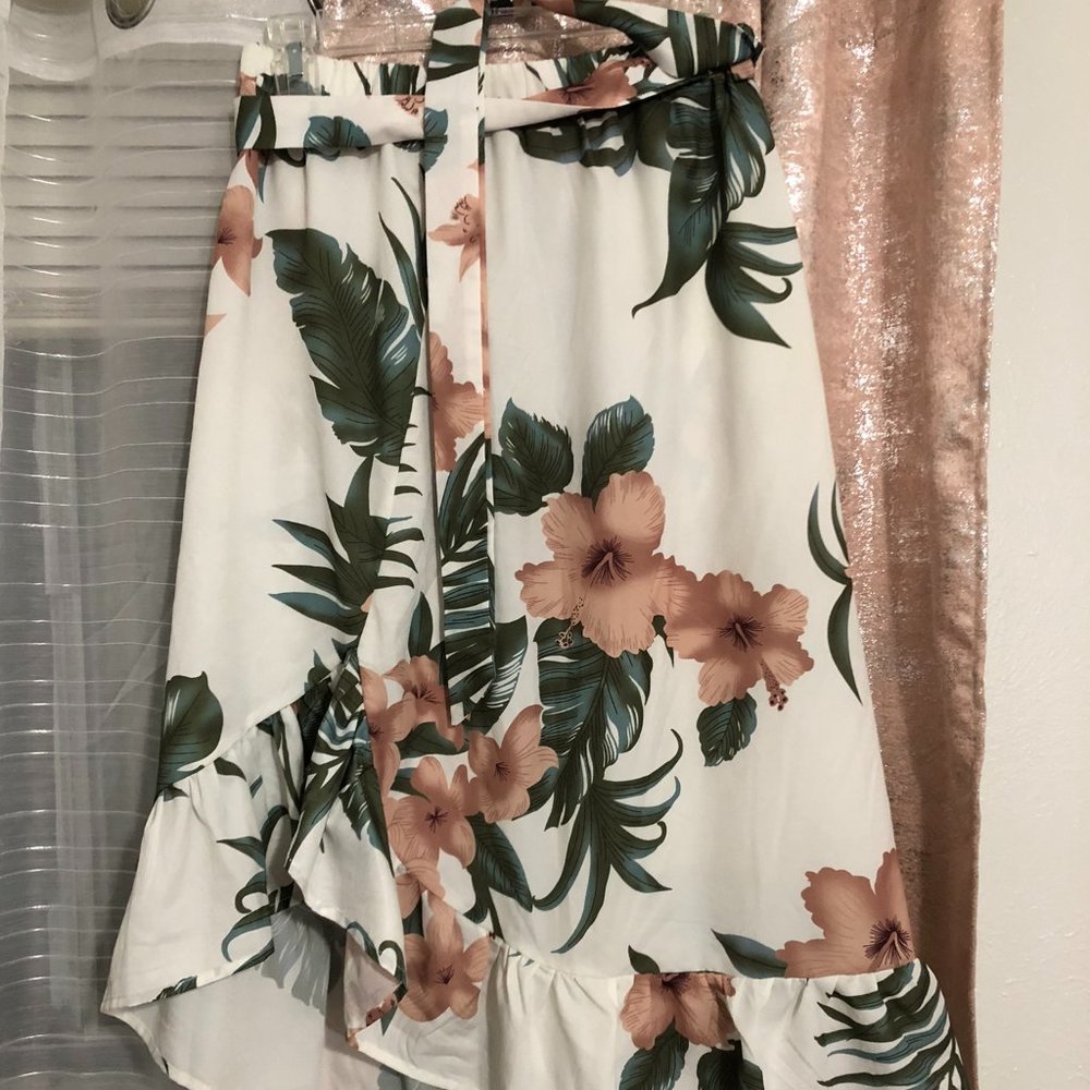 Beautiful asymmetrical tropical skirt - Sz M